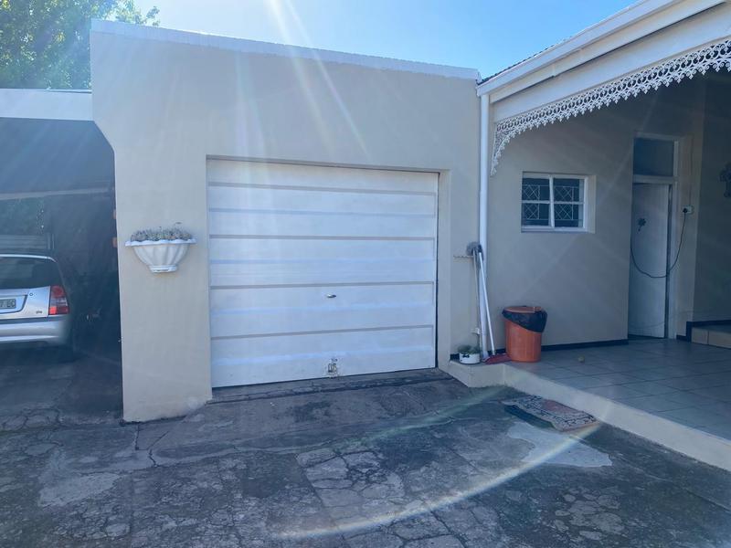 To Let 4 Bedroom Property for Rent in Bergsig Eastern Cape